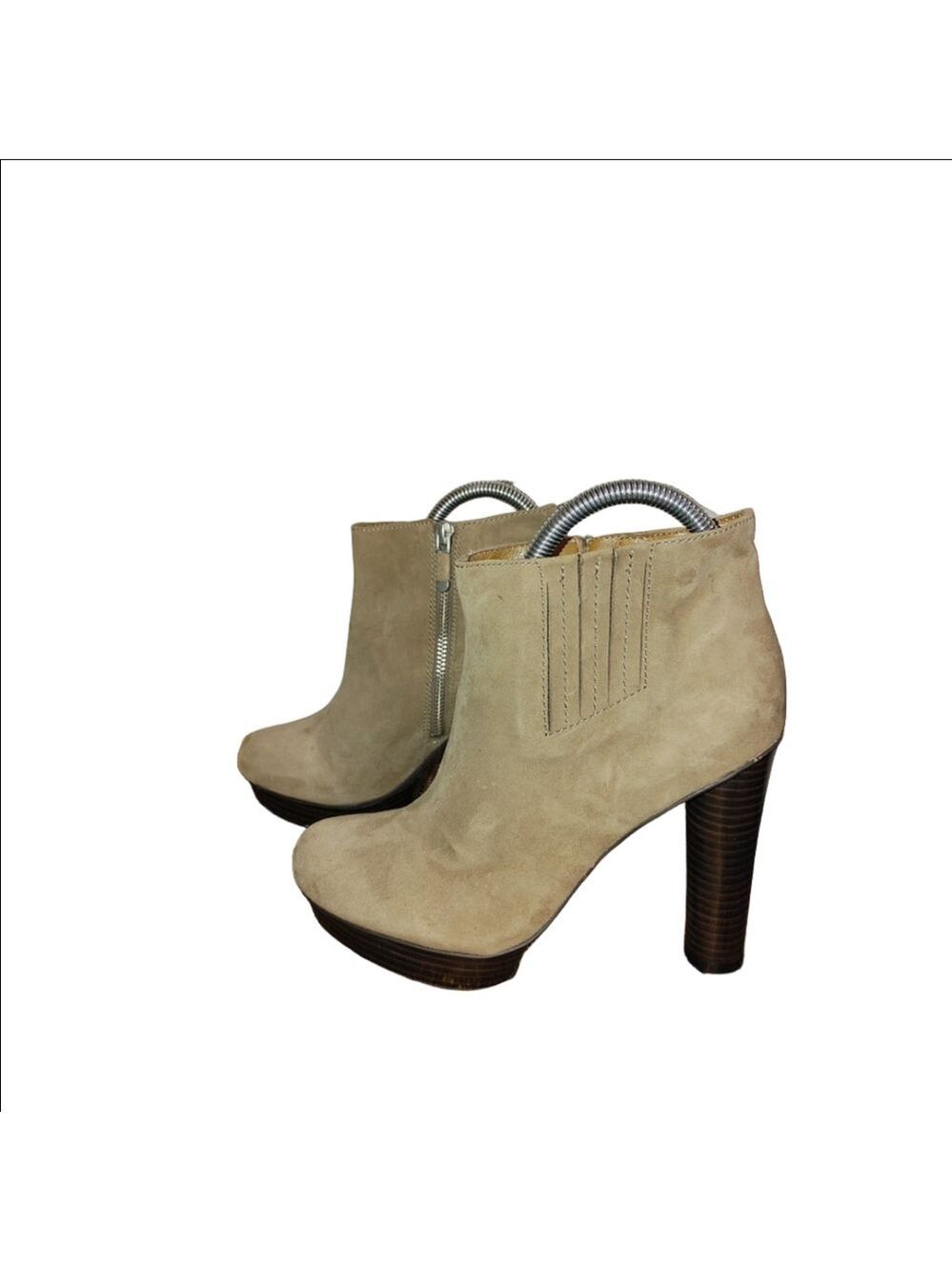 b. Makowsky Vienna Suede Ankle Booties Size 7M